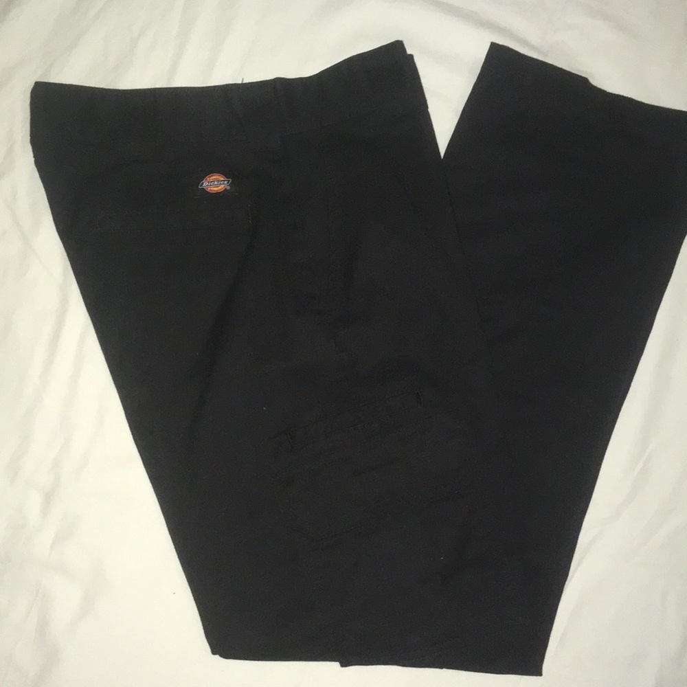 Dickies 33x32 cargo w/ cell phone pocket pants